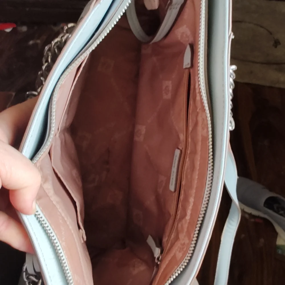 Tote - Picture 4 of 5